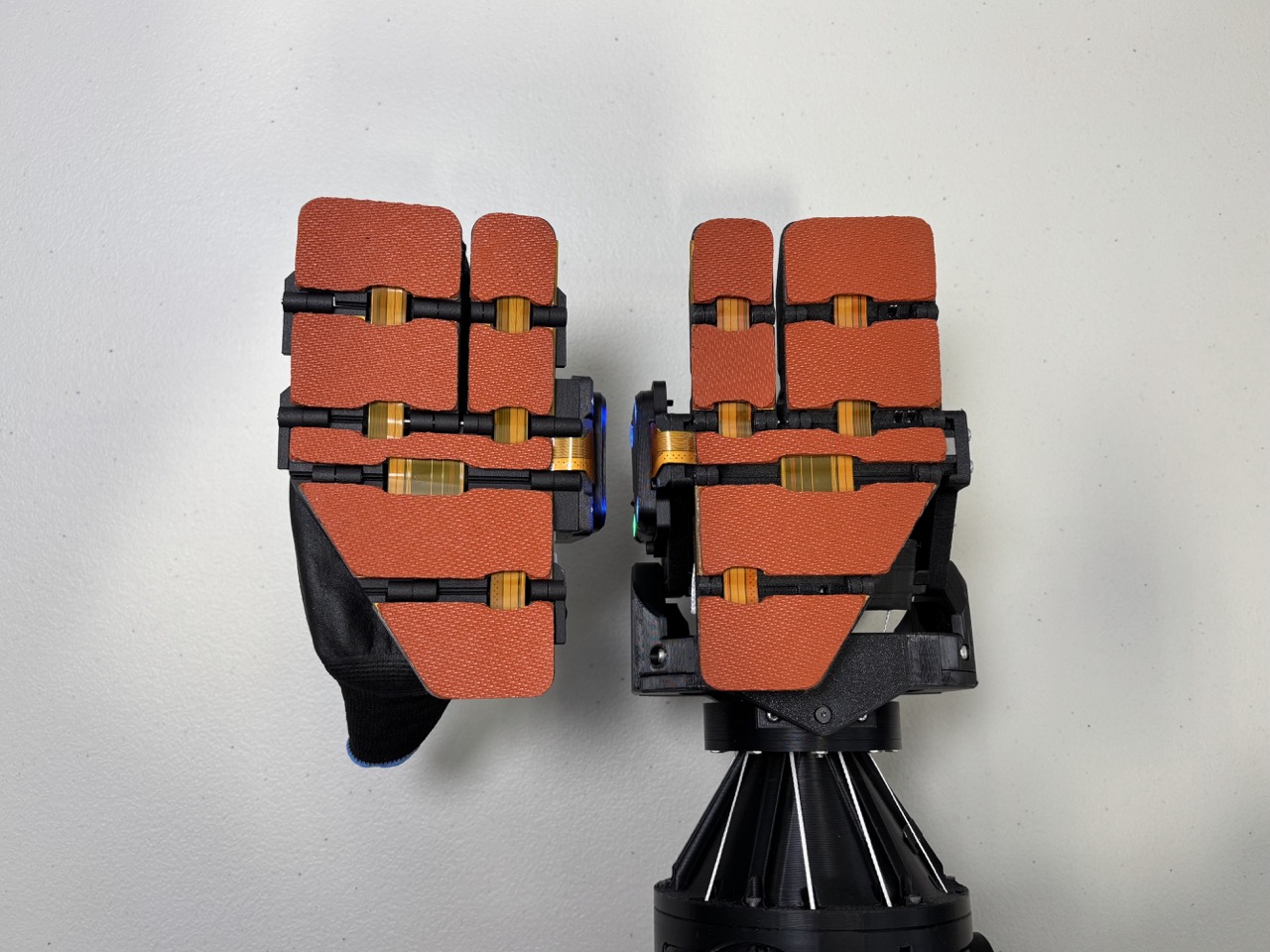 Dream Robotics tactile glove and robot hand